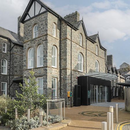 Harlech Apartments - Efnisien Bagian luar foto